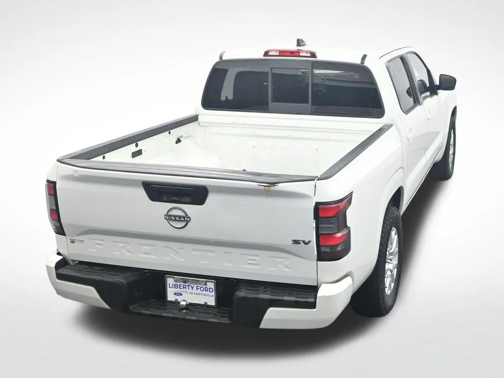 Used 2022 White Nissan SV image 27