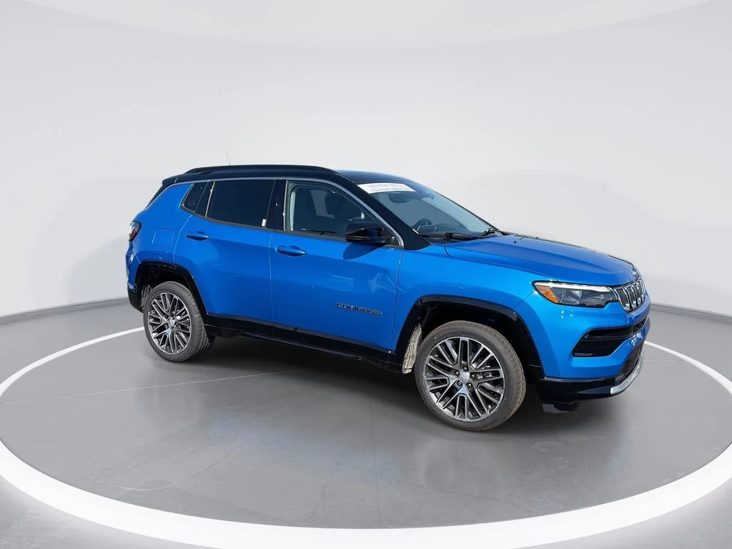 Used 2022 Blue Jeep Limited image 2
