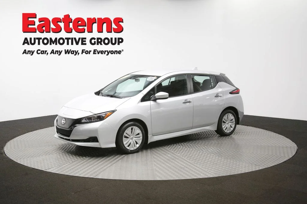 Used 2023 Silver Nissan S image 52
