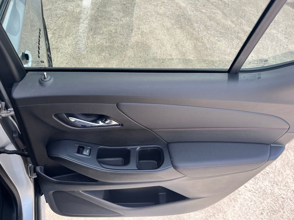 Used 2022 Silver Chevrolet RS image 28