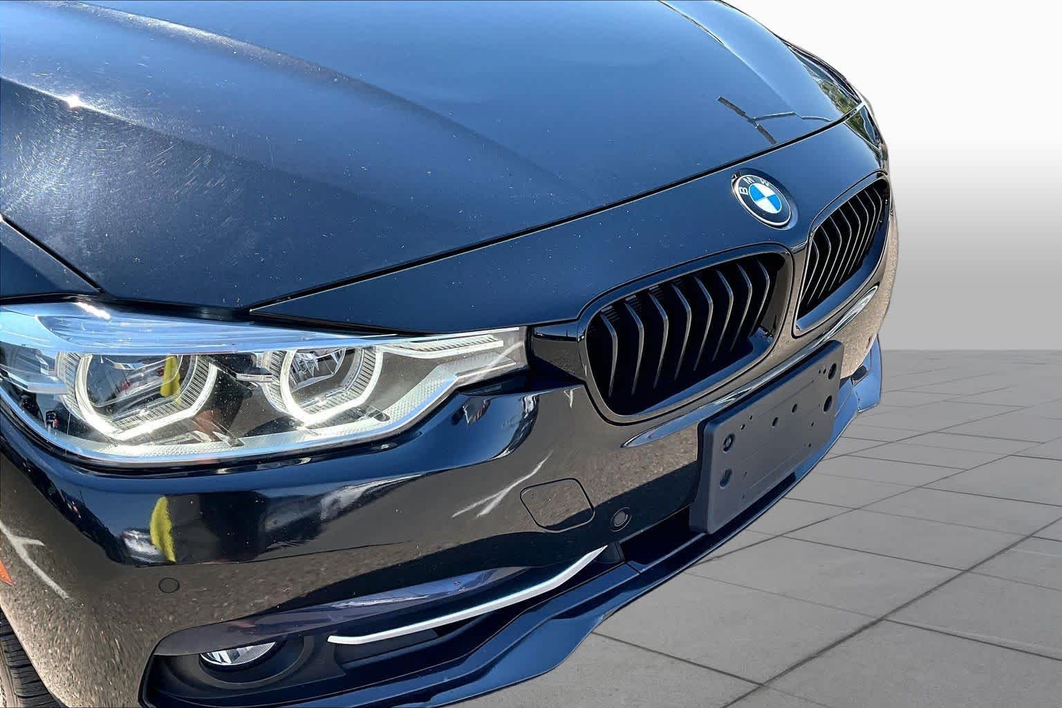 Used 2018 Black Sapphire Metallic BMW 330e iPerformance image 29