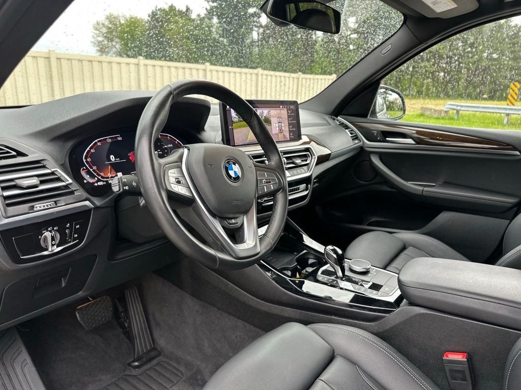 Used 2024 Skyscraper Grey Metallic BMW xDrive30i image 18