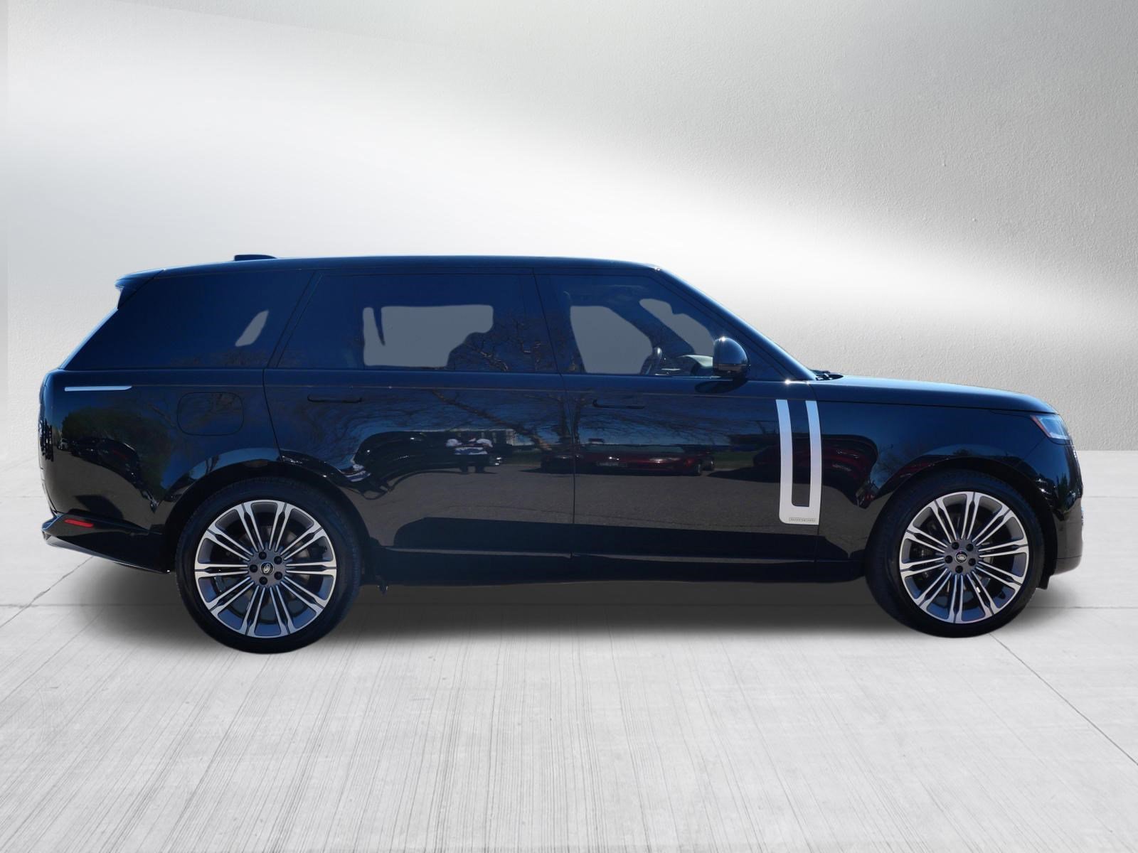 Used 2023 Black Land Rover Autobiography image 6