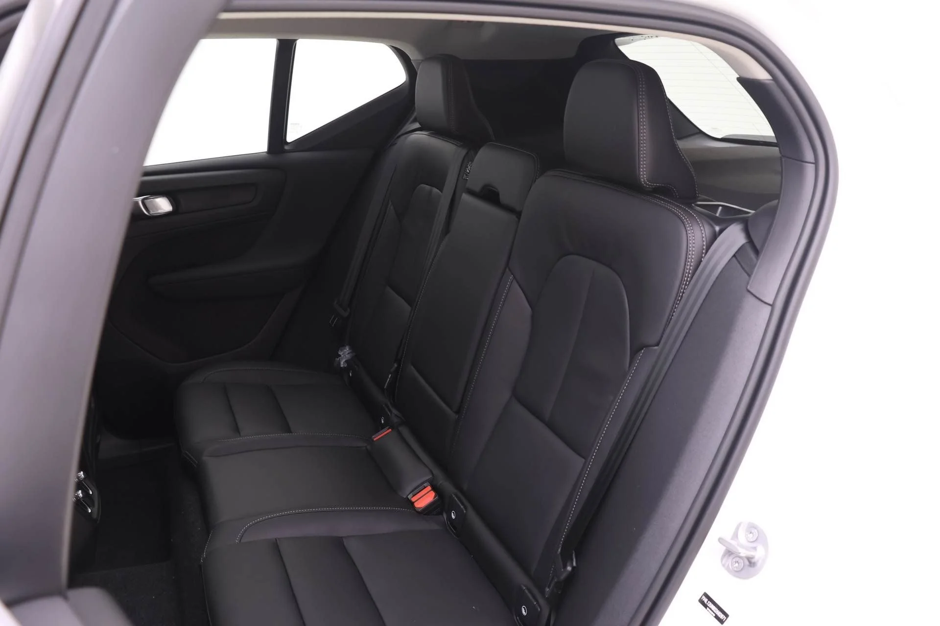 2025 Volvo XC40 Ultra - Photo 10