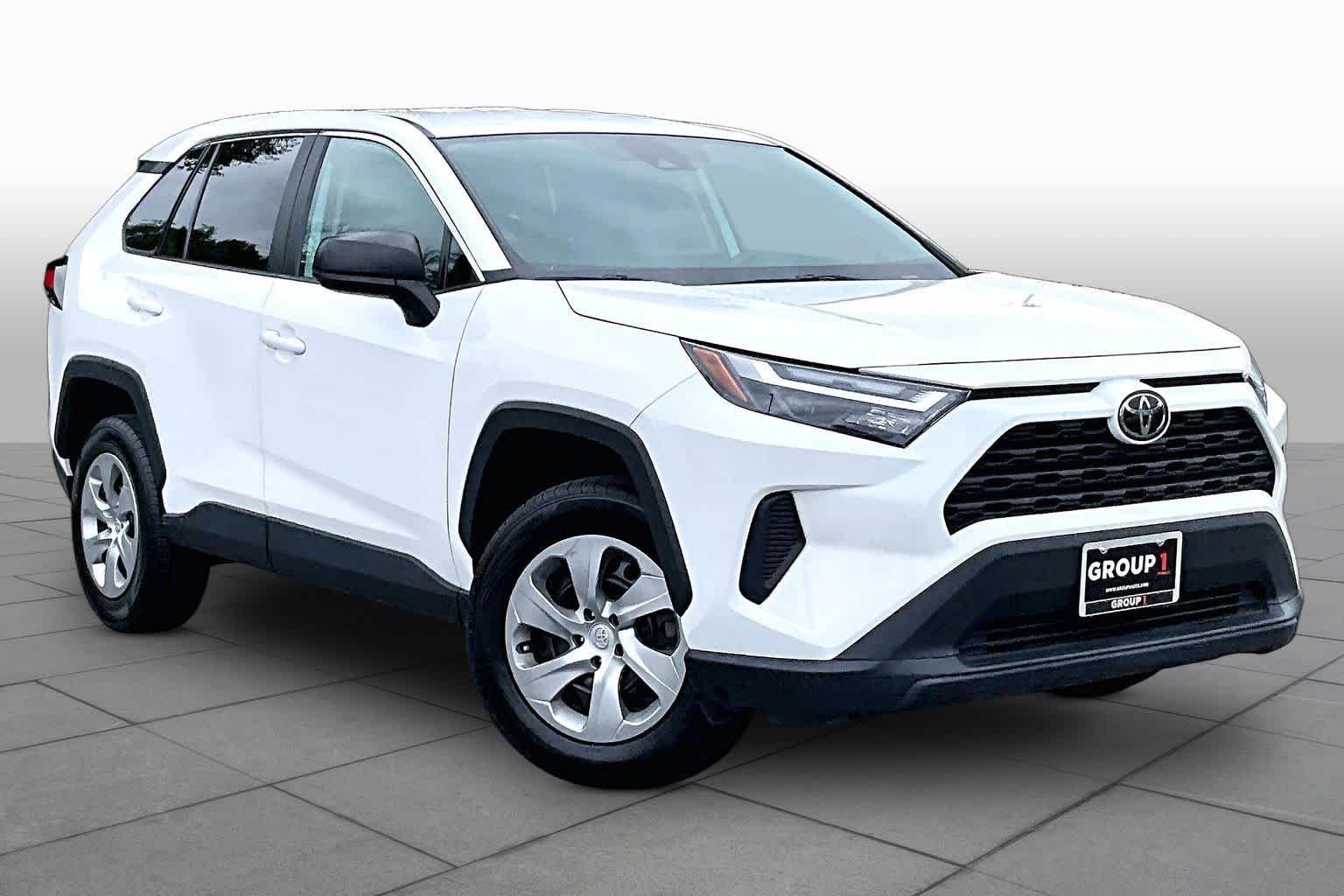 Used 2023 Ice Cap Toyota LE image 3