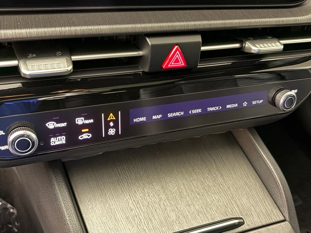 New 2027 White Kia X-Line image 27