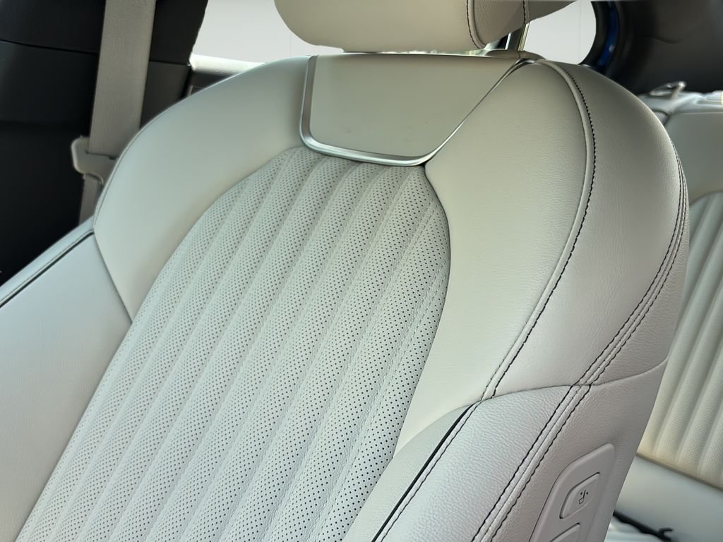 2025 GENESIS G70 Standard - Photo 47