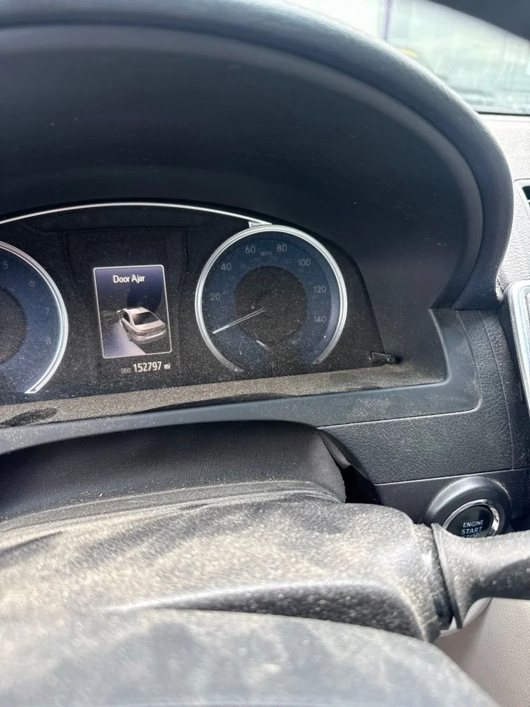 Used 2017  Toyota XLE image 6