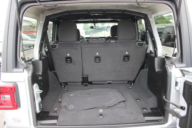 Used 2023 Silver Jeep Sport S image 23