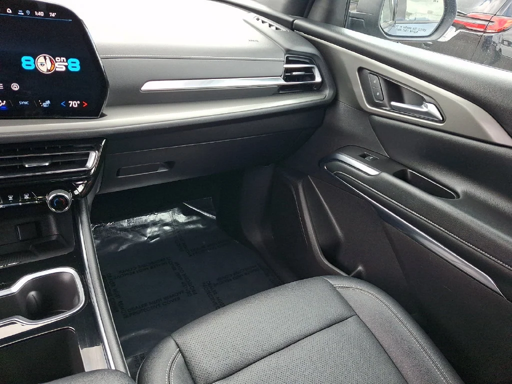 Used 2025 Blue Chevrolet LT image 17