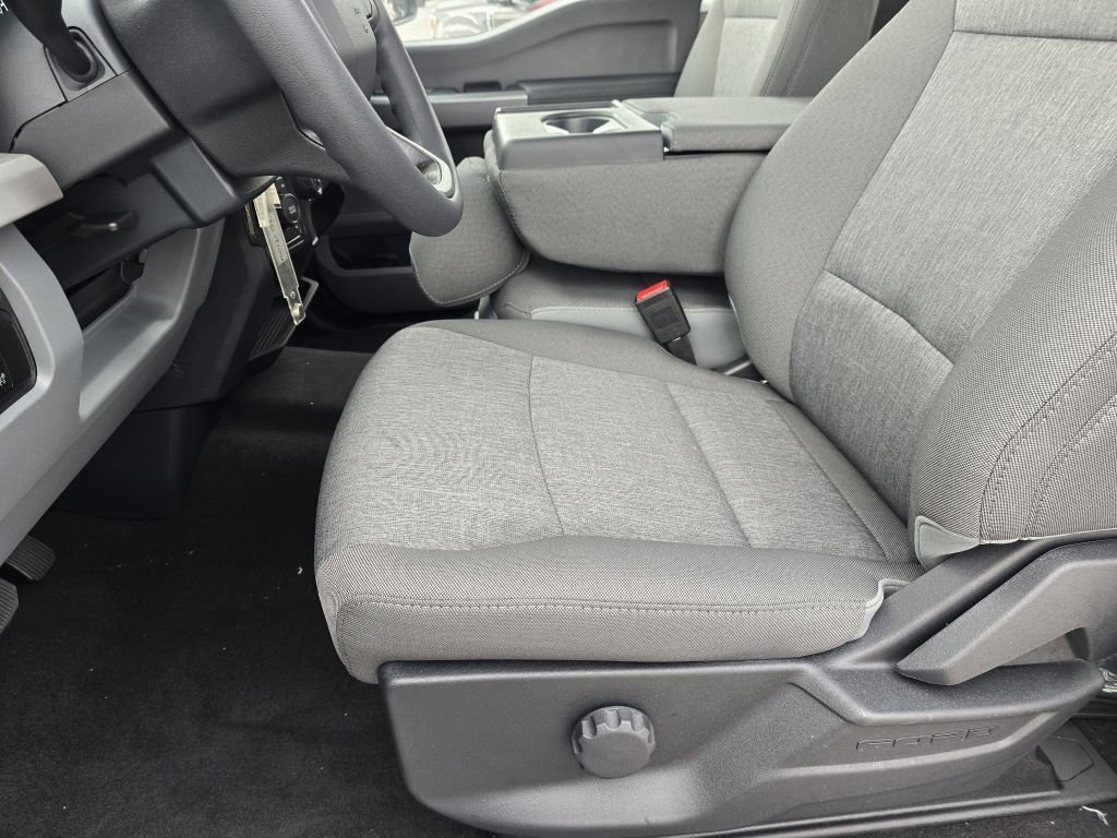 New 2026 Oxford White Ford XL/STX image 33