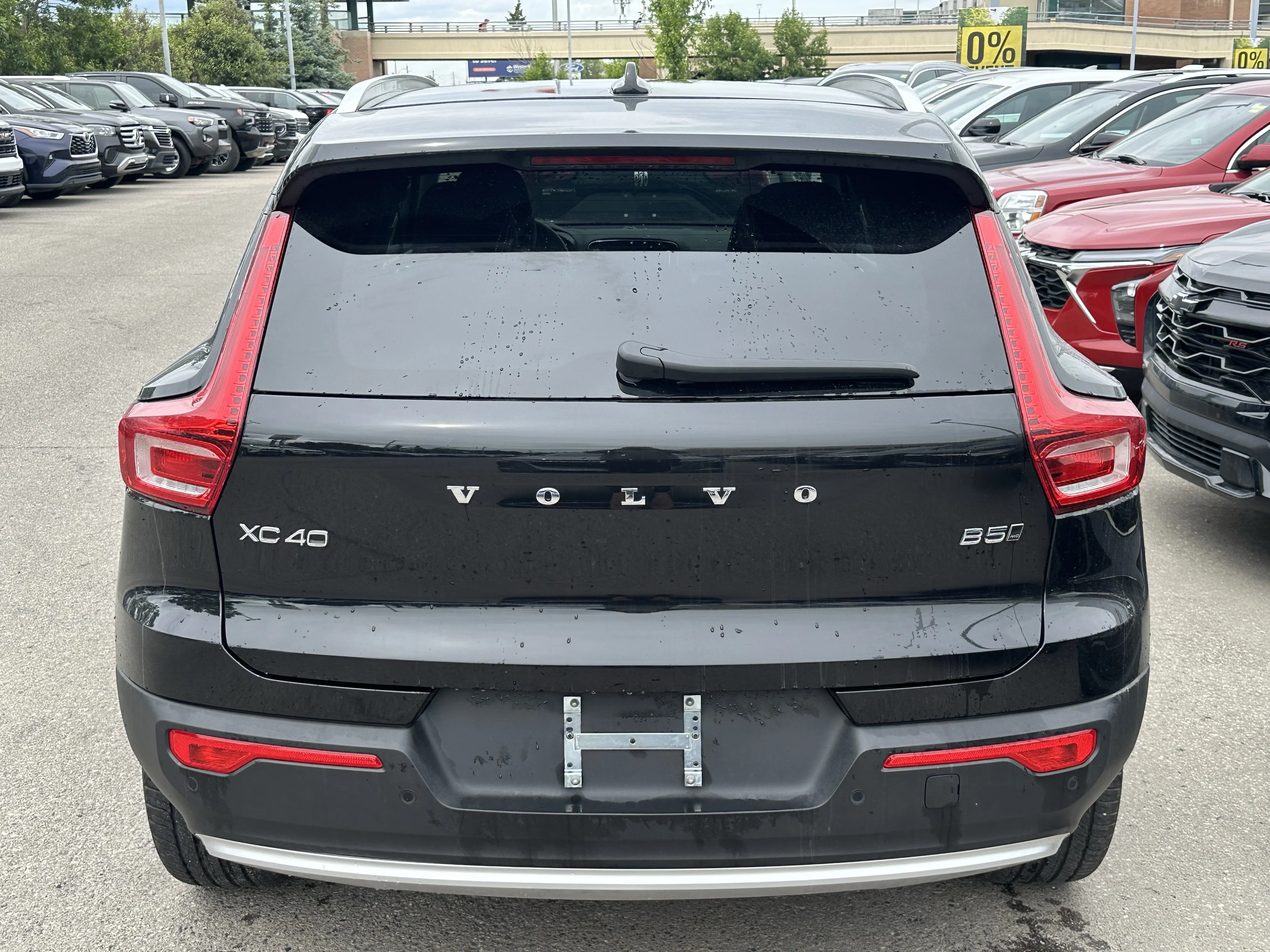 Certified Used 2025  Volvo Core Bright Theme image 5