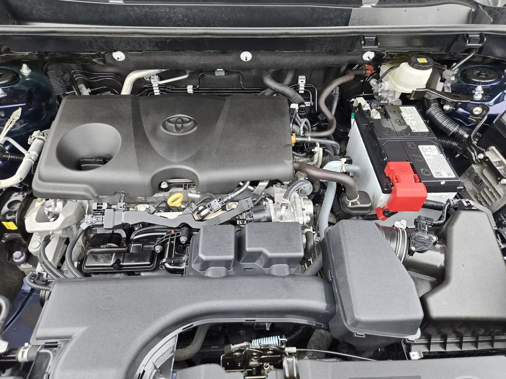 2024 Toyota RAV4 XLE - Photo 20