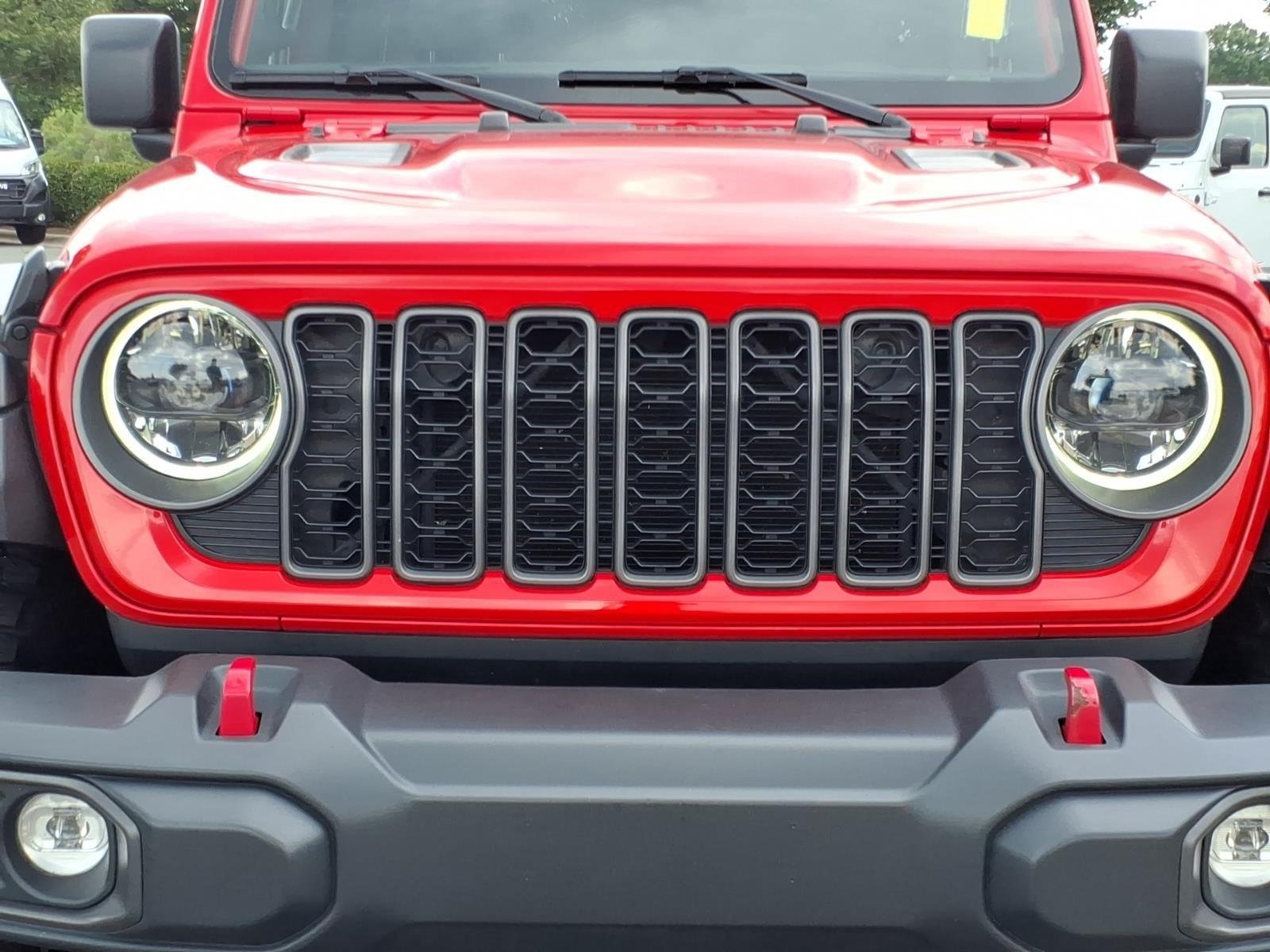 Used 2025 Firecracker Red Clearcoat Jeep Rubicon image 15