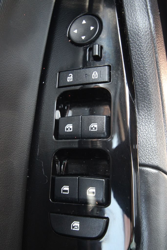 Used 2024 White Kia EX image 22