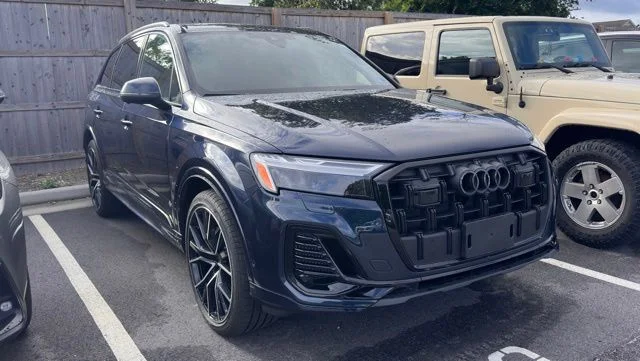 2025 Audi Q7 55 Premium Plus quattro Tiptronic's photo
