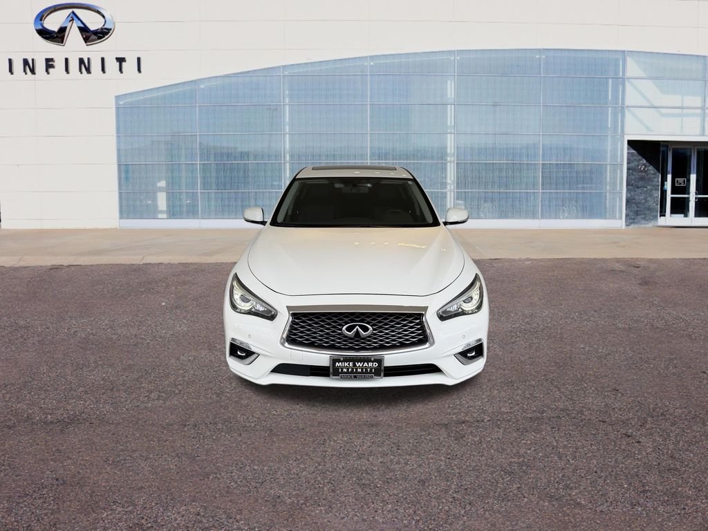 Used 2023 White INFINITI LUXE image 15