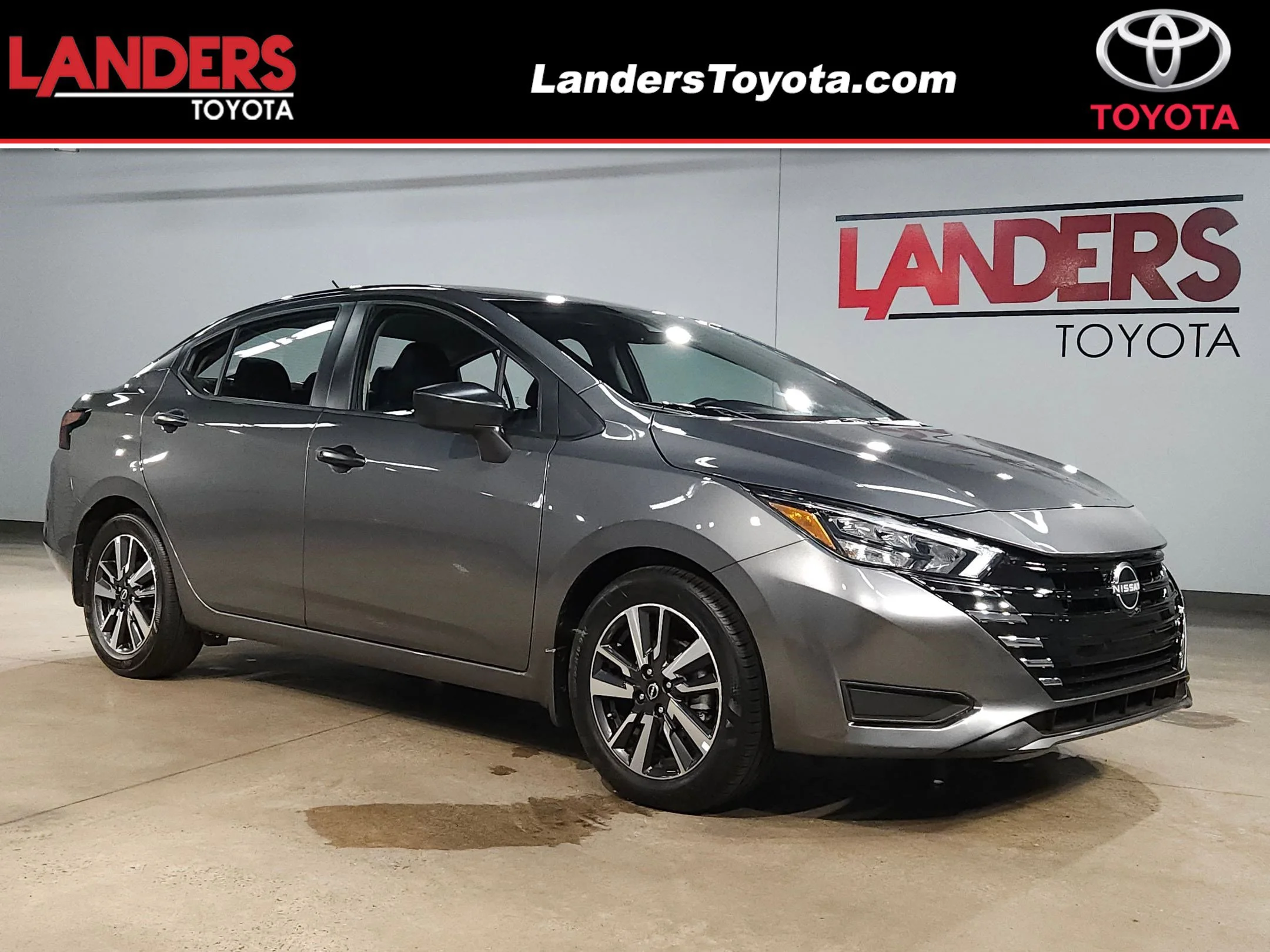 2025 Nissan Versa 1.6 S CVT's photo