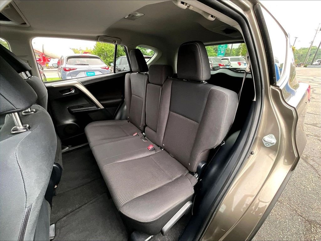 Used 2015 Brown Toyota XLE image 14