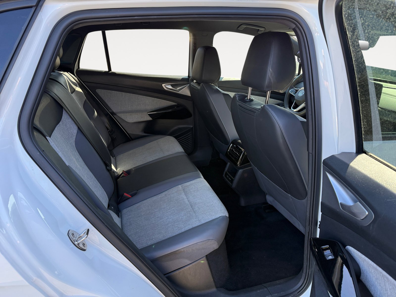 Certified Used 2024 Pure White Volkswagen Standard image 18
