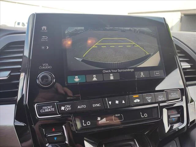 Used 2018 Silver Honda TOURING AUTO image 28