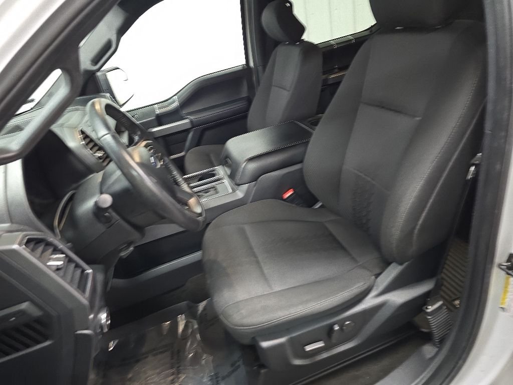 Used 2020 Oxford White Ford XLT image 30