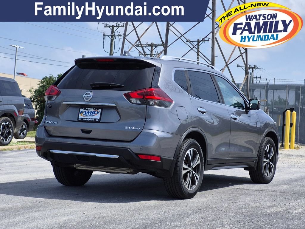 Used 2020 Gray Nissan SV image 3