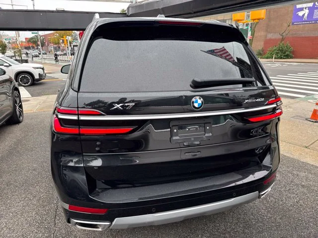 Used 2026 Black BMW xDrive40i image 5