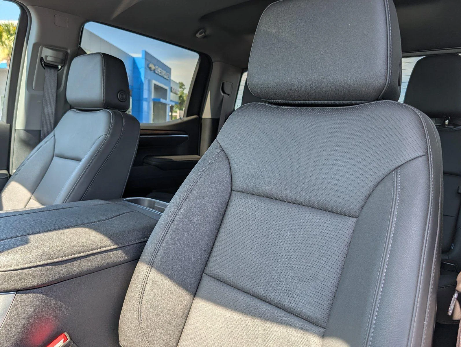 Used 2025 Sterling Metallic GMC SLT image 16