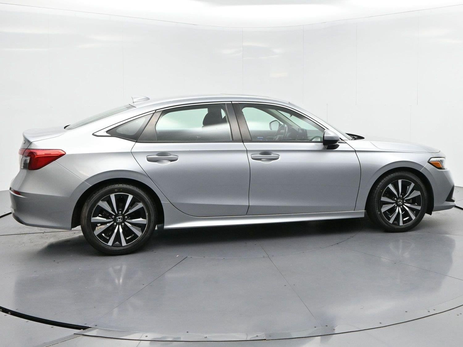 Used 2023 Lunar Silver Metallic Honda EX image 8