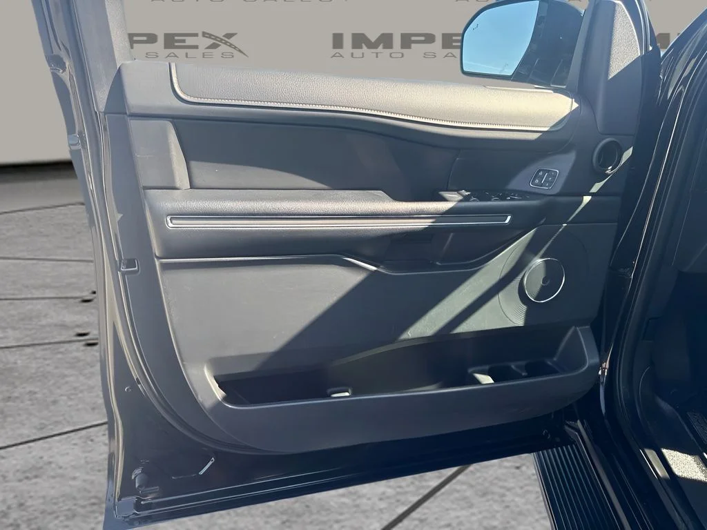 Used 2024 Black Ford XLT image 23