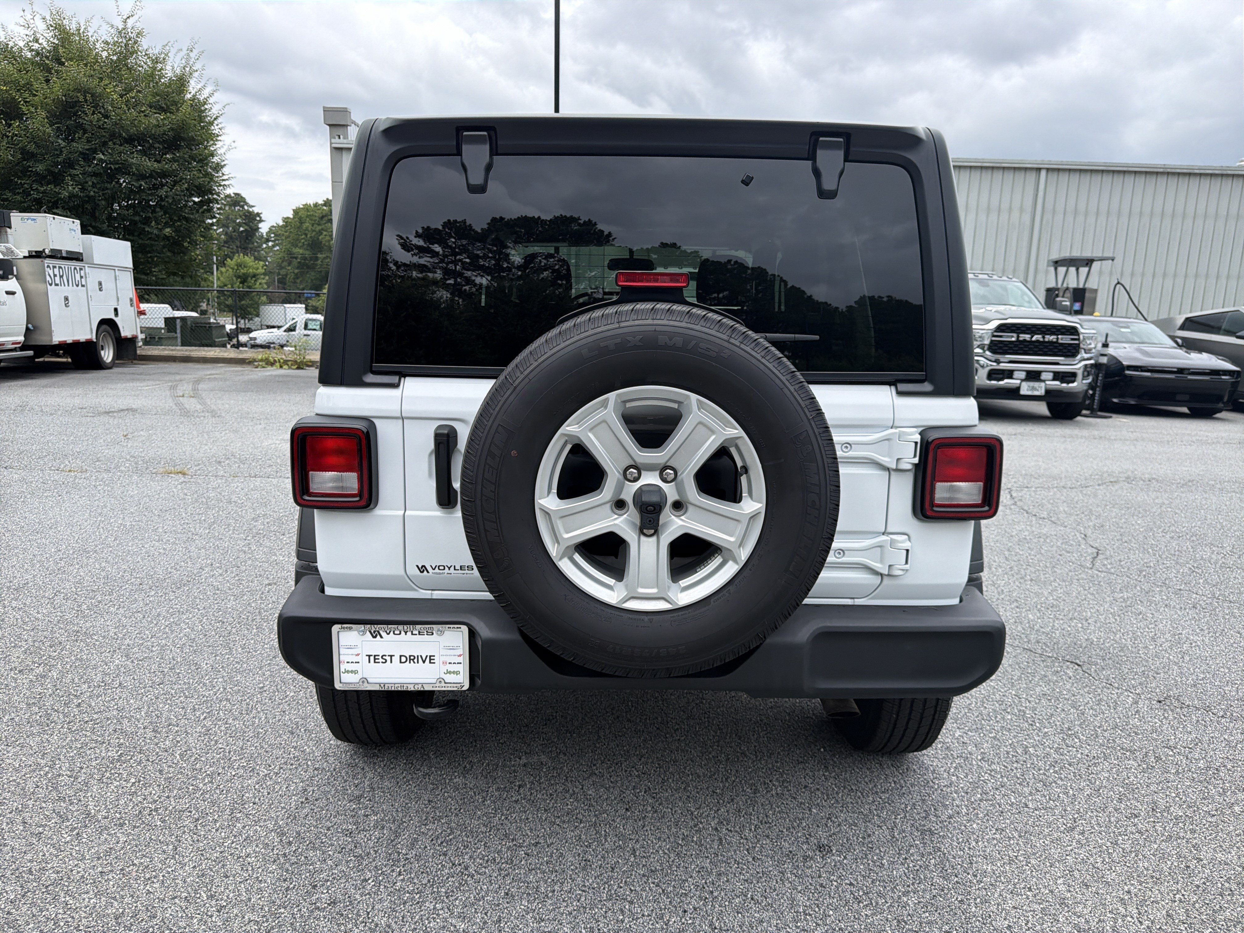 Used 2022 Bright White Clearcoat Jeep Unlimited Sport S image 7