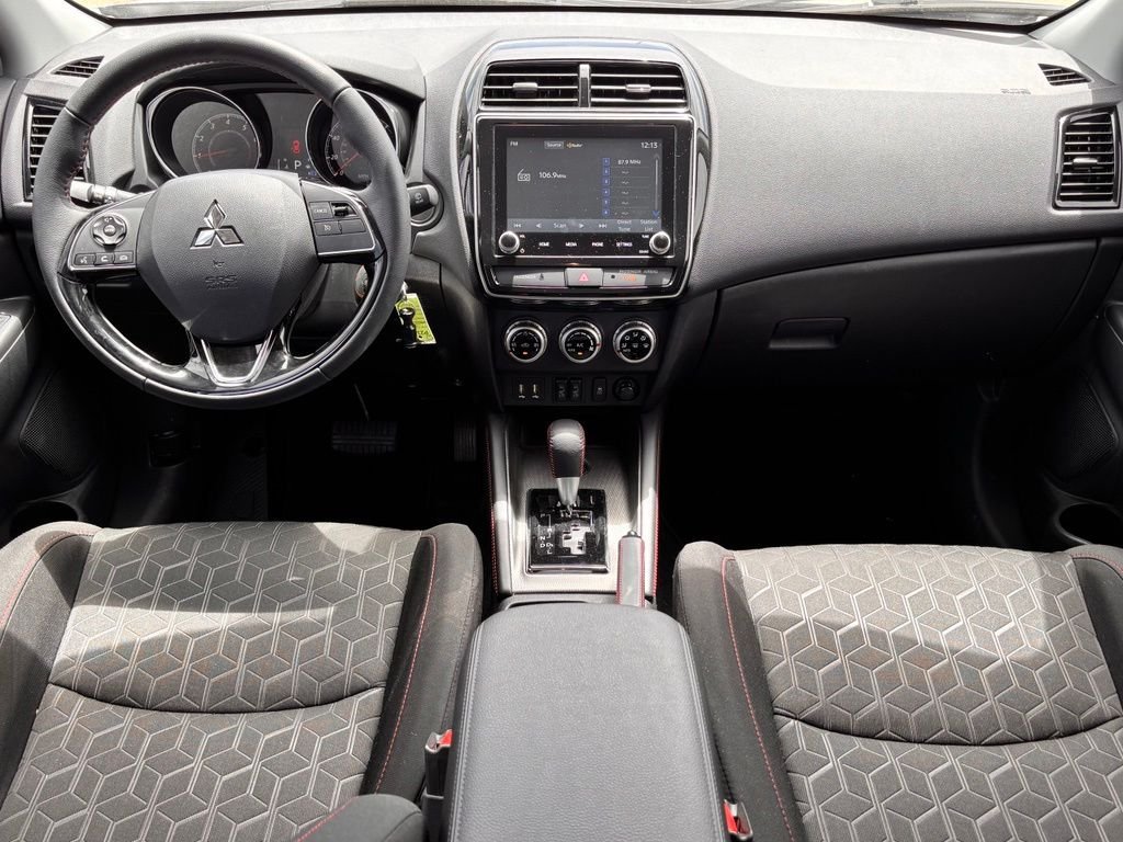 Used 2026 Silver Mitsubishi  image 10