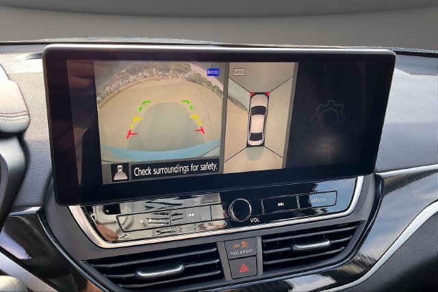 Used 2024 Gray Nissan 2.0 SR image 19
