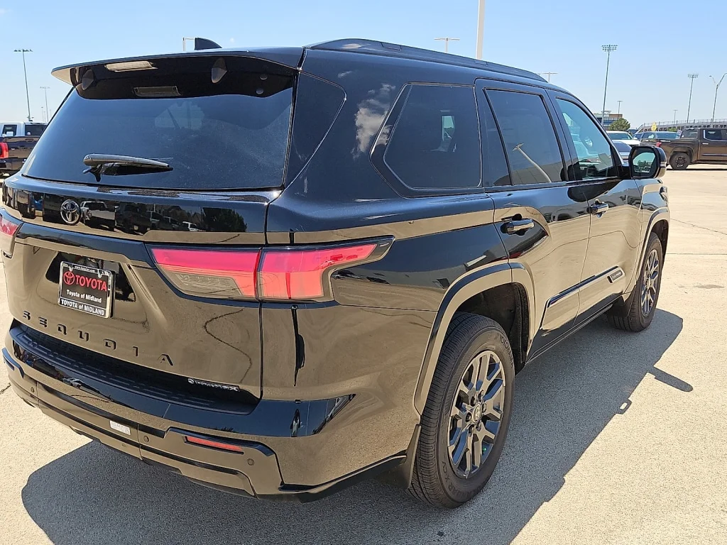 New 2026 Midnight Black Toyota Platinum image 3