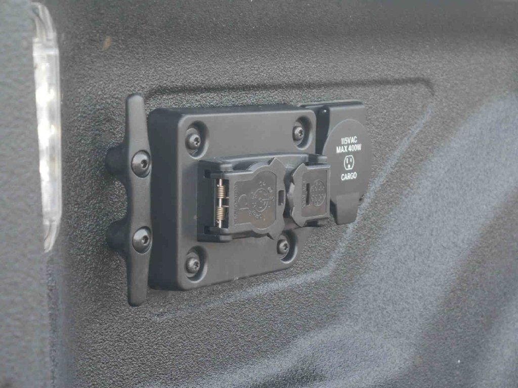 Used 2025 Black Ram Laramie image 14