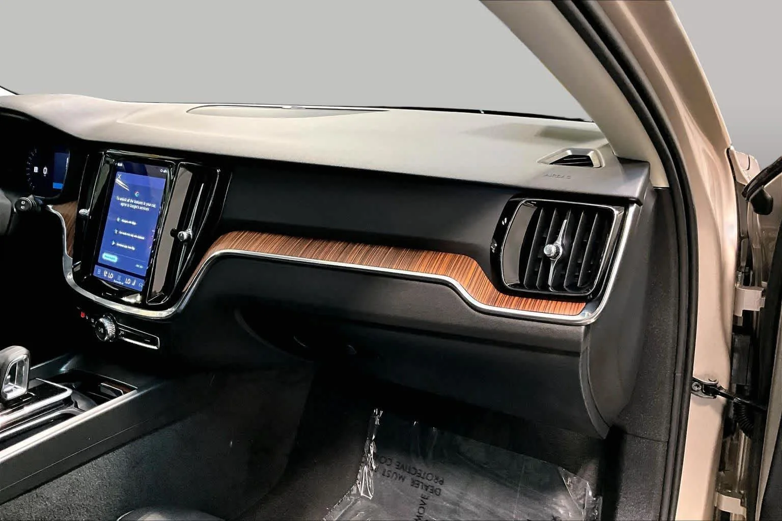 Certified Used 2026 Bright Dusk Volvo Plus image 18