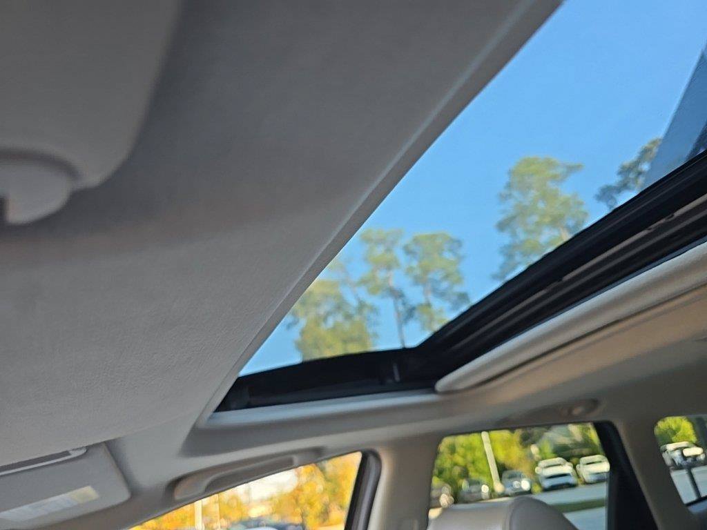 Used 2011 White Mazda s Grand Touring image 28