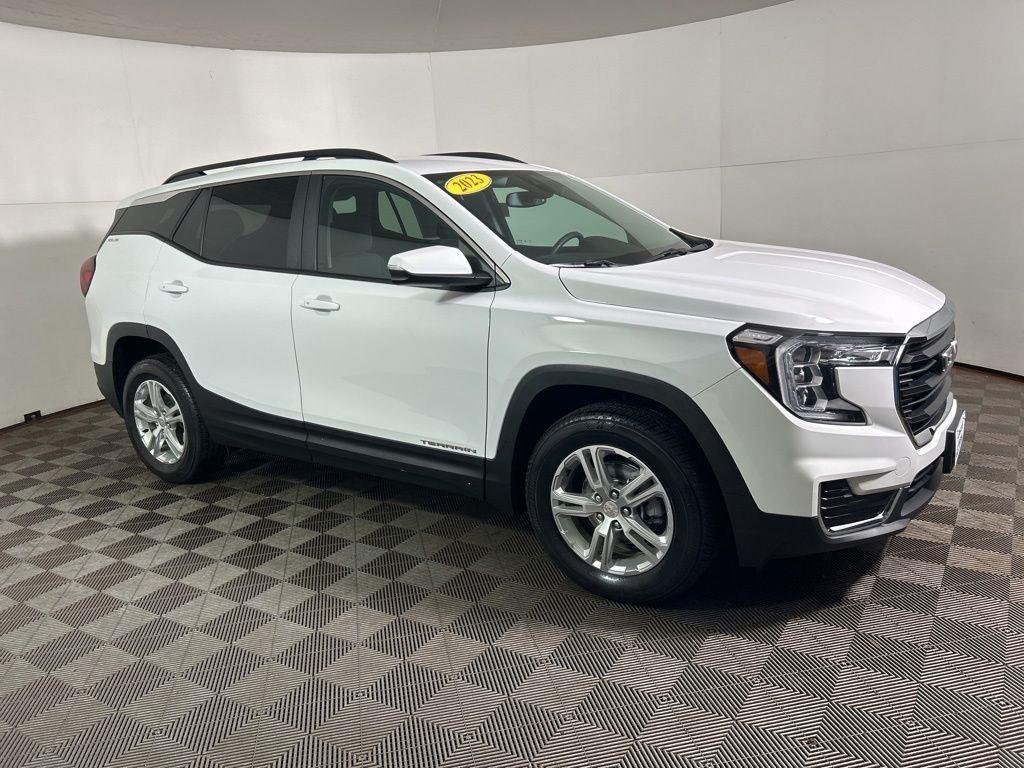 Used 2023 Summit White GMC SLE image 5
