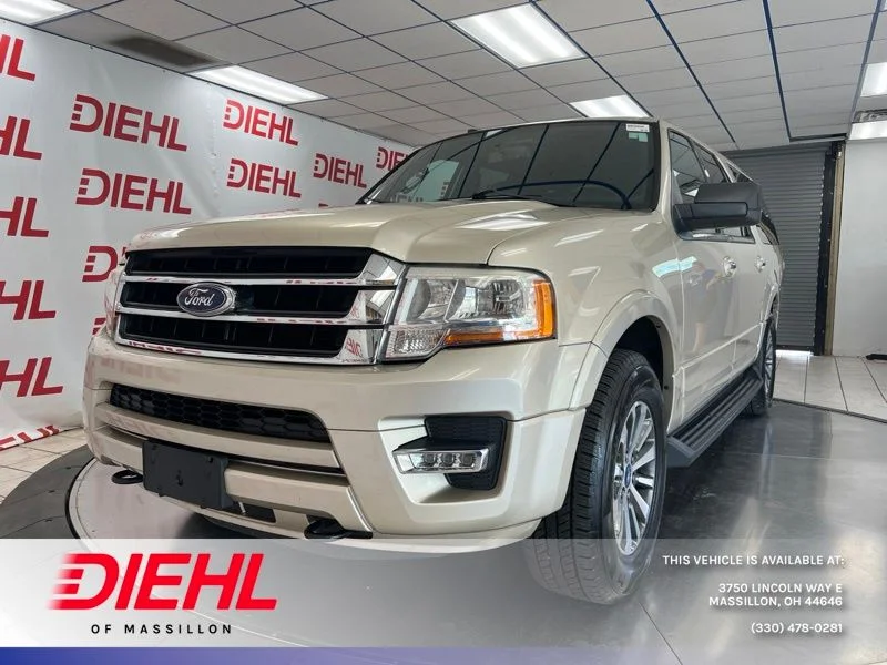 Used 2017 Gold Ford XLT image 1