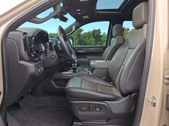 Used 2022 Beige Chevrolet ZR2 image 14