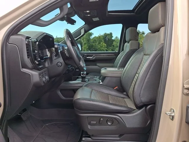 Used 2022 Beige Chevrolet ZR2 image 14