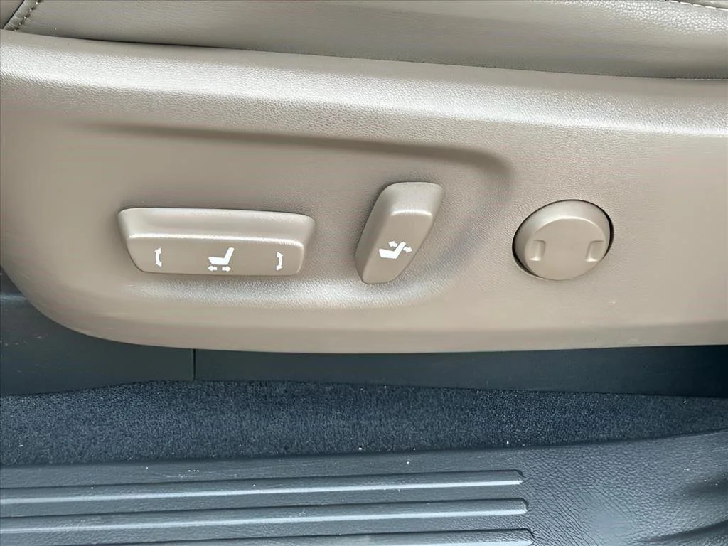 Used 2023 Black Onyx Lexus GX 460 Premium image 23