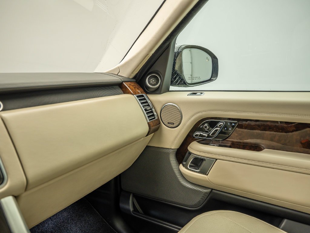 Used 2020 Black Land Rover HSE image 27