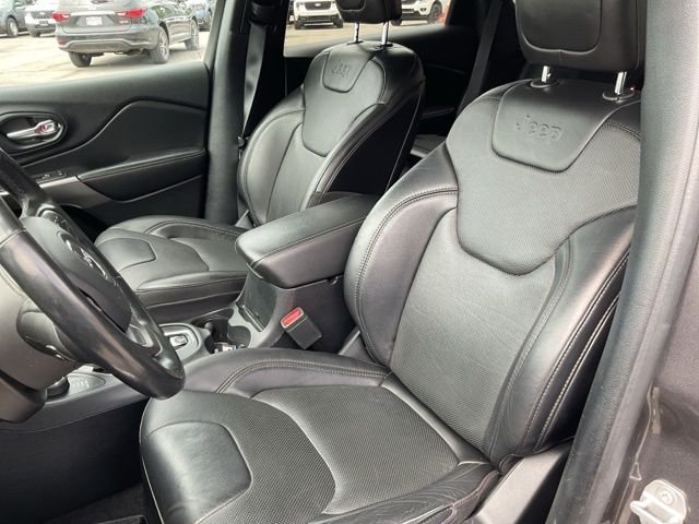 Used 2020 Gray Jeep Limited image 31