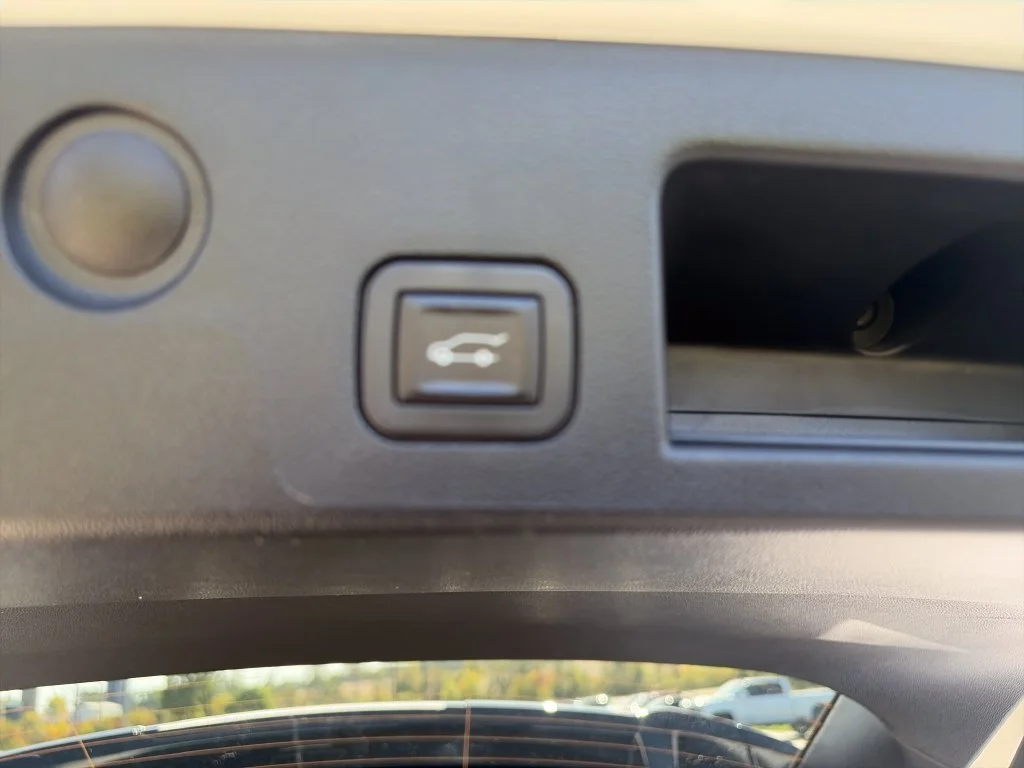 2025 Chevrolet Equinox LT - Photo 30