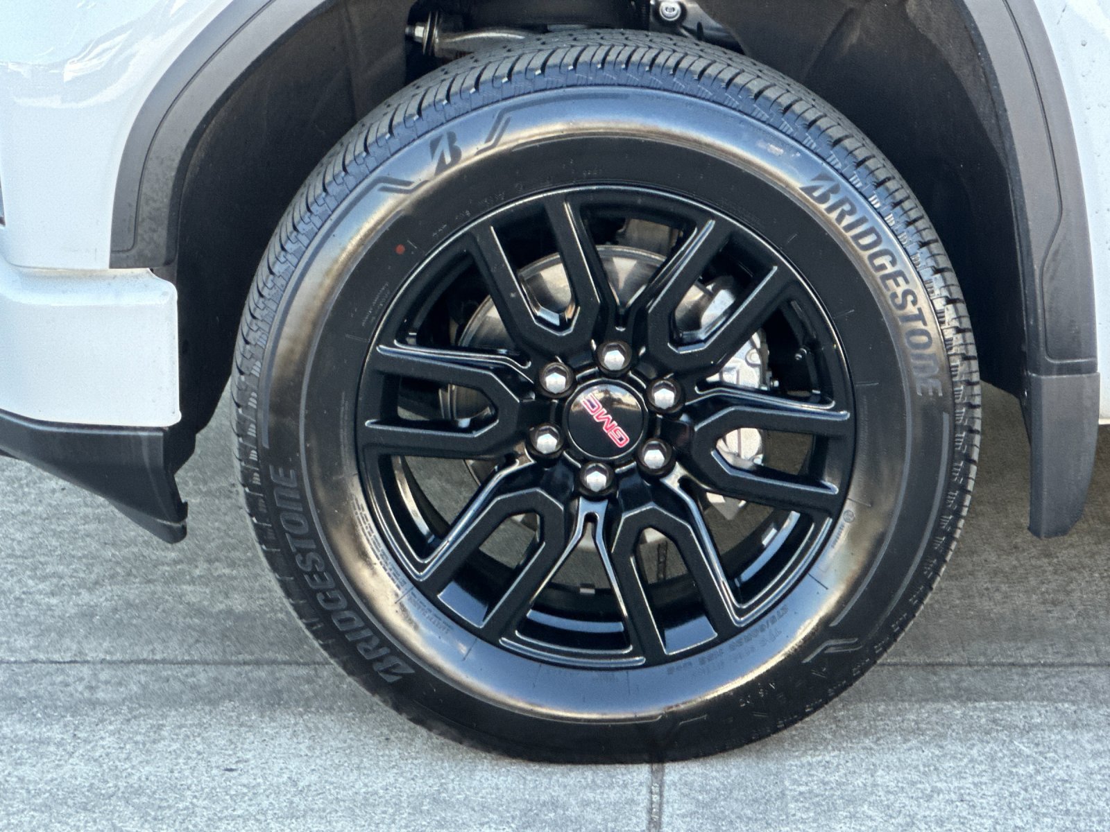 Used 2025 Summit White GMC Elevation image 24