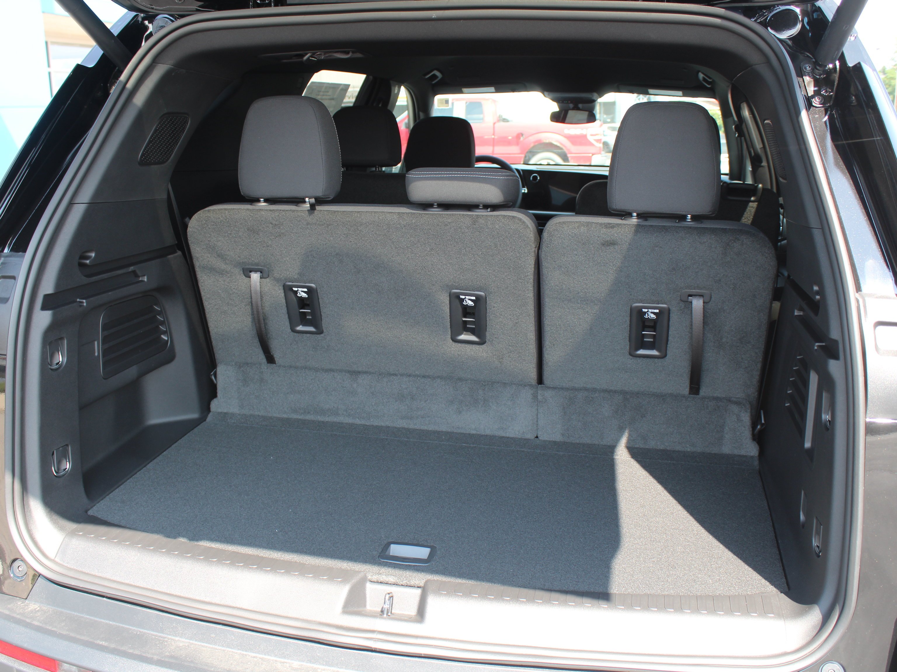 2027 Chevrolet Traverse LT - Photo 18