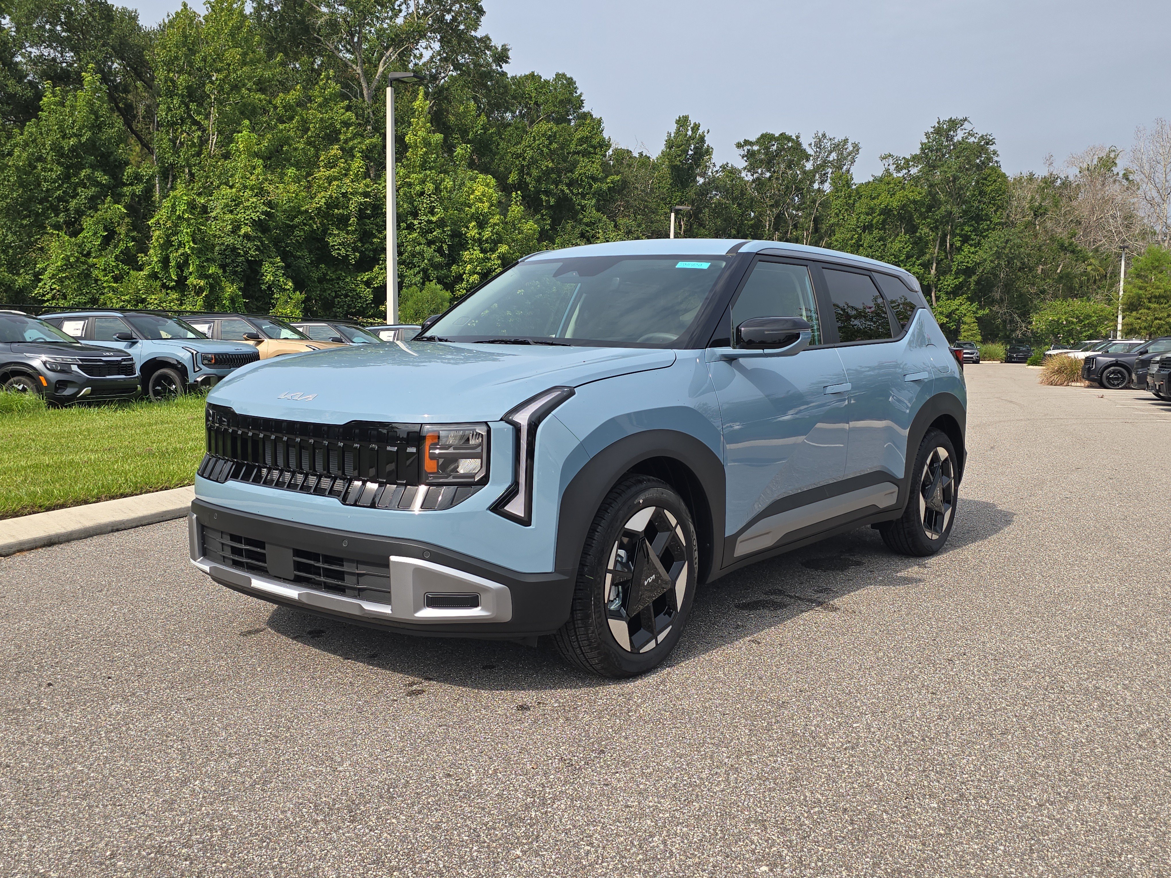 New 2027 Frost Blue Kia S image 4