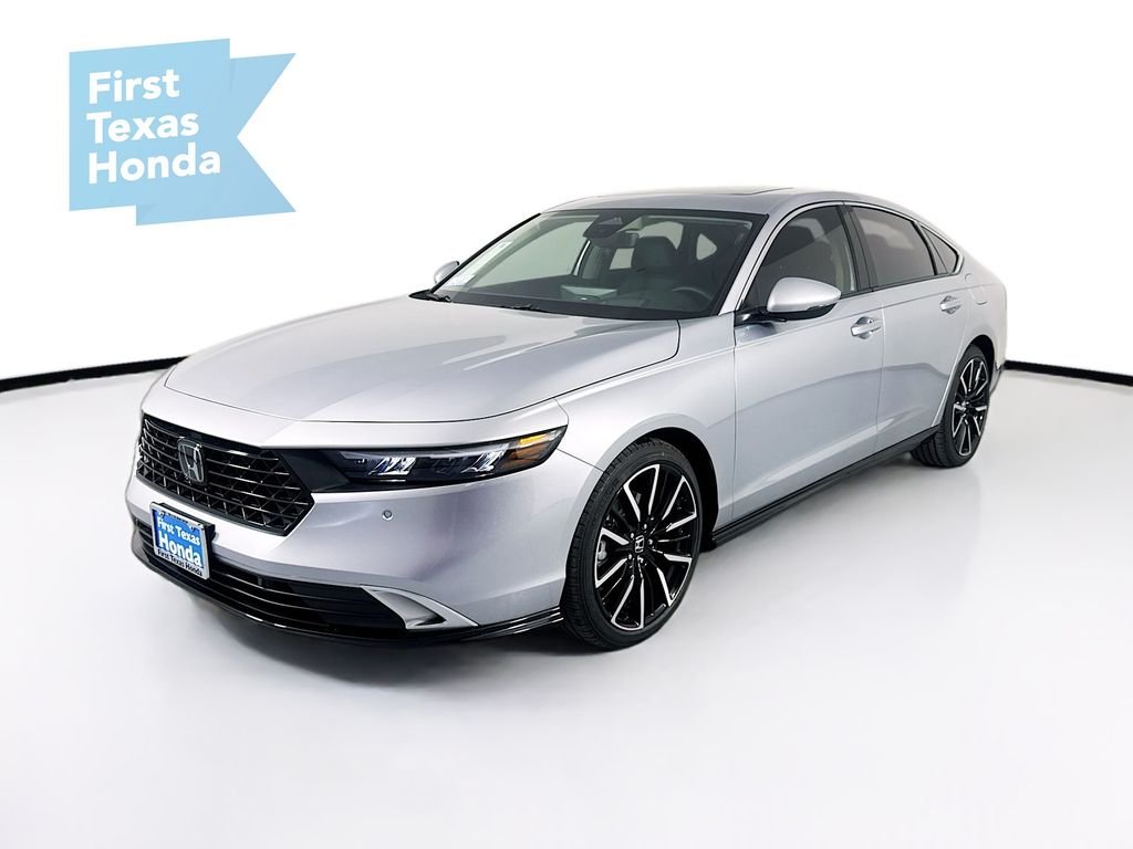 New 2026 Solar Silver Metallic Honda Touring image 3